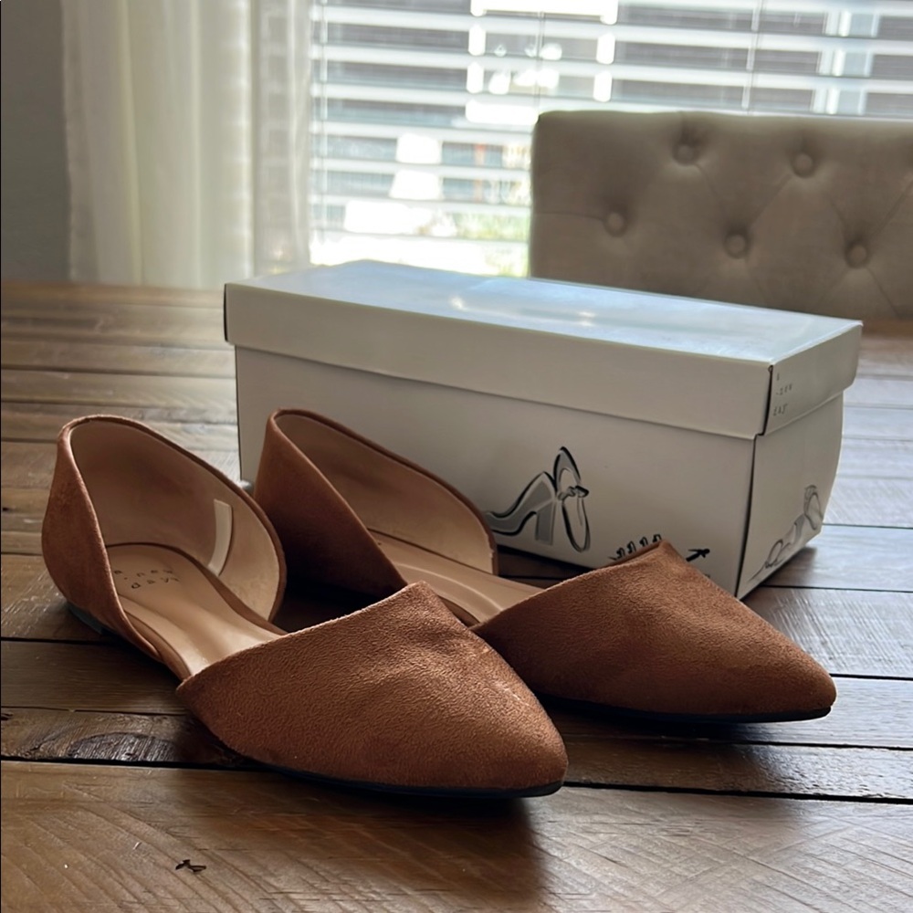 Elegant Brown Women's Flats